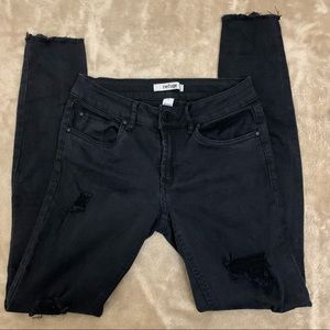 Refuge Distressed Jeans